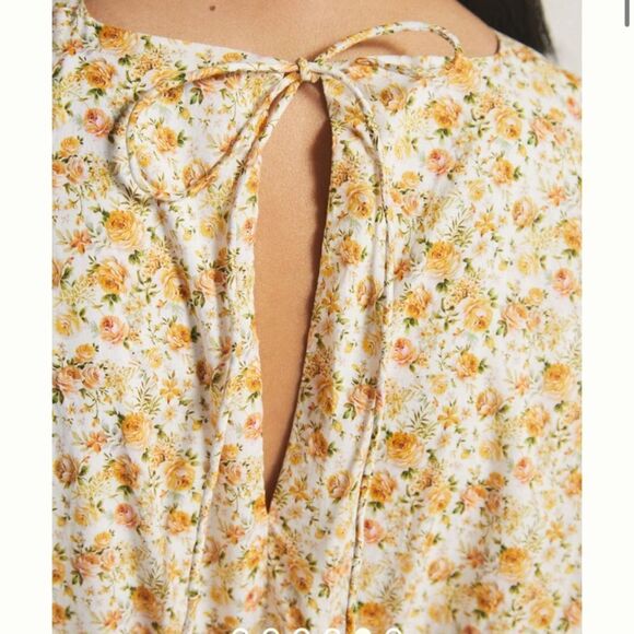 Significant Other Puffed-Sleeve Floral Blouse - Picture 5 of 6